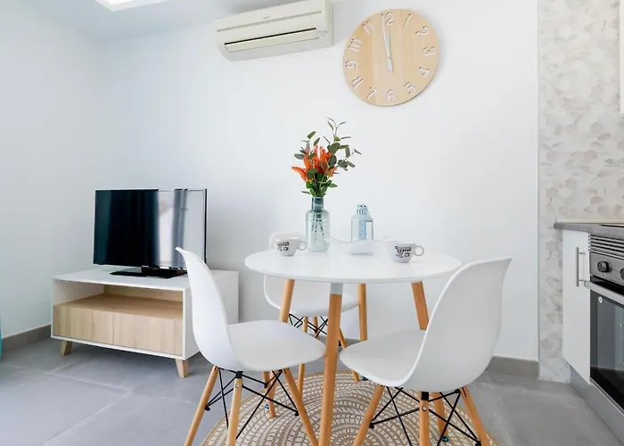 486 B Island Village Apartment *